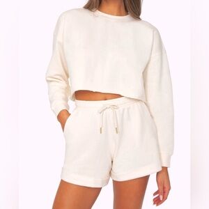 NEW   WE.WORE.WHAT- Oversized cropped Off White Crewneck Sweatshirt in Size M